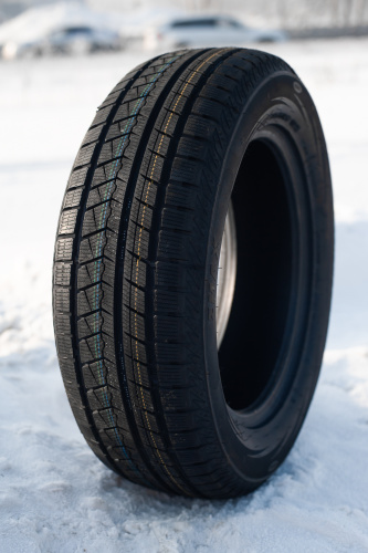 фото протектора и шины ICEPIONEER 868 Шина ZMAX ICEPIONEER 868 235/45 R18 98H