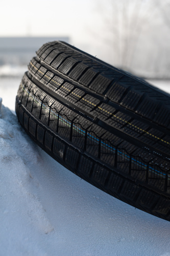 фото протектора и шины ICEPIONEER 868 Шина ZMAX ICEPIONEER 868 225/60 R17 99H